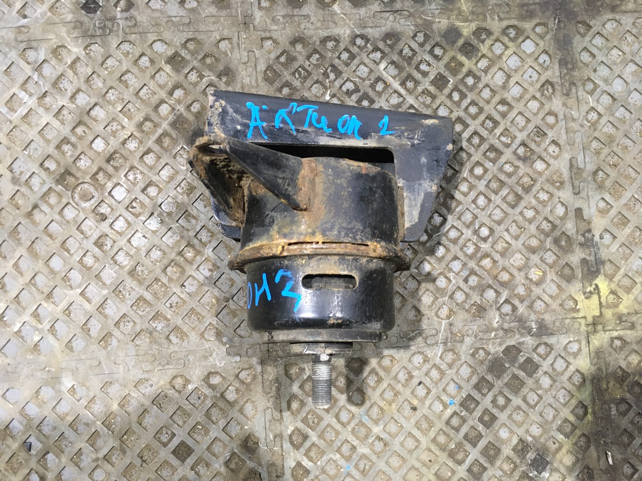 Опора двигателя правая SsangYong Actyon I