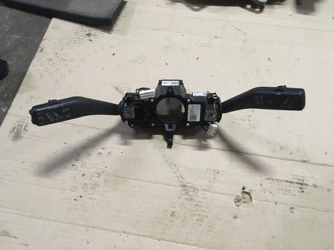 Переключатель подрулевой в сборе (стрекоза) Volkswagen Tiguan I