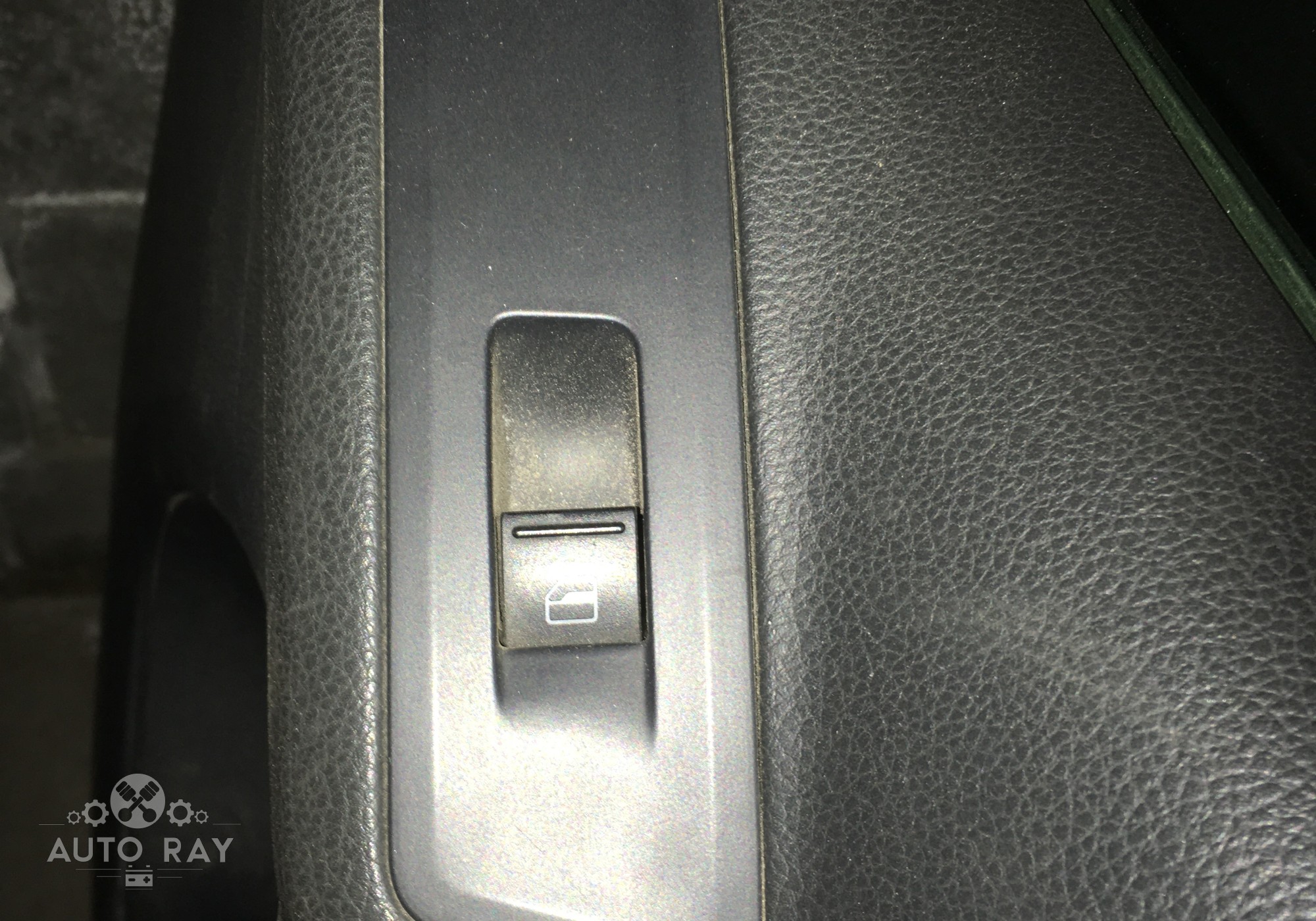 7L6959855B Кнопка стеклоподъемника для Volkswagen Touran II (с 2010)