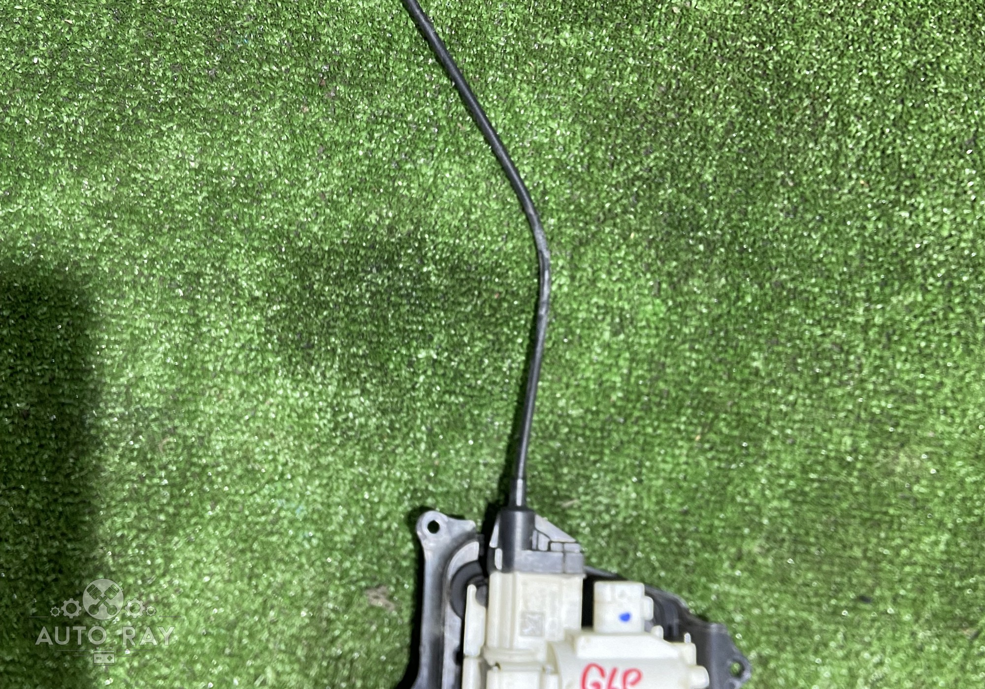 A1667600900 Доводчик двери задний левый для Mercedes-Benz GLE W166 (с 2015 по 2018)