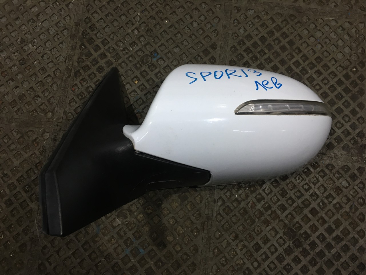 Зеркало заднего вида боковое левое Kia Sportage III