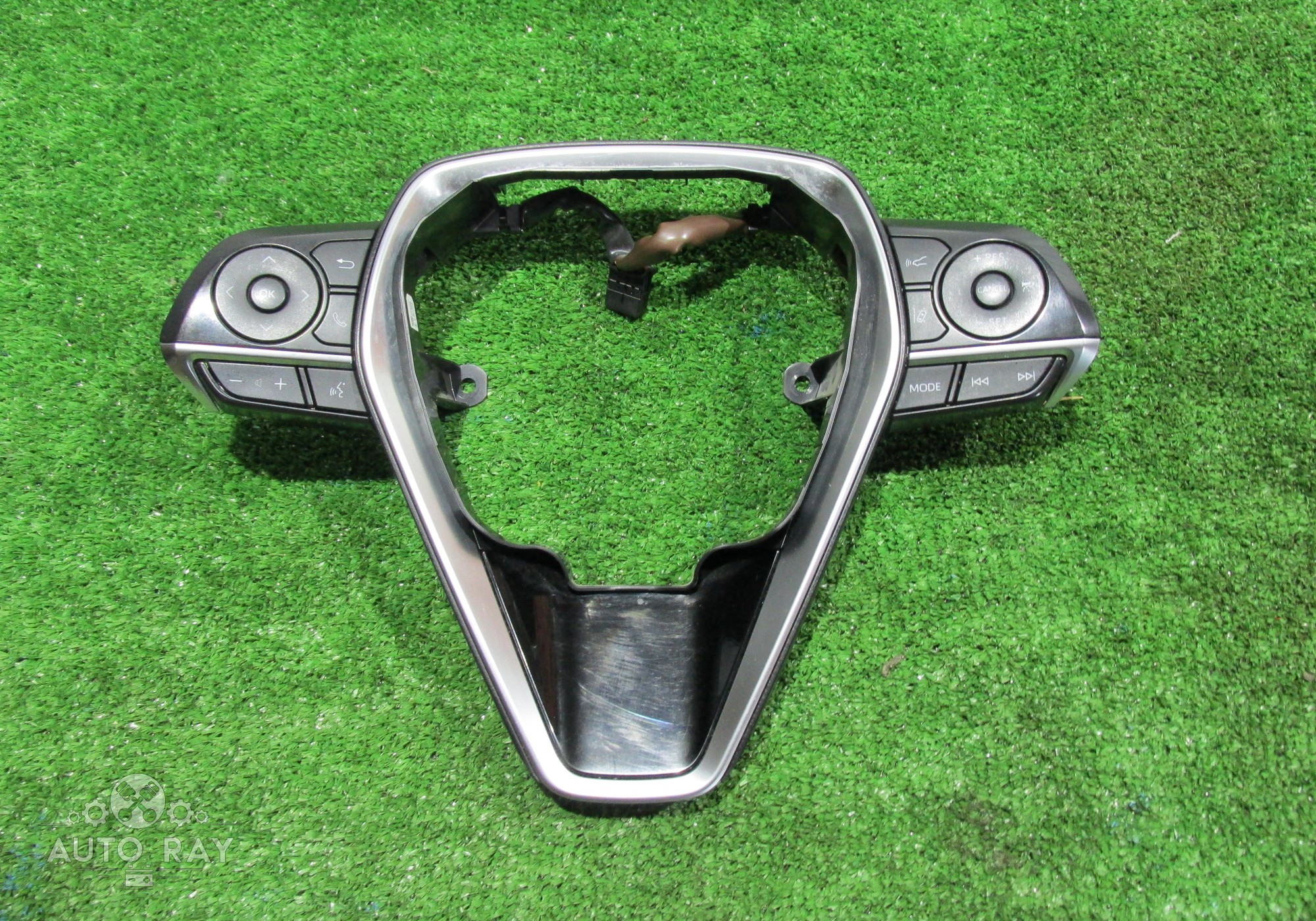8425033490 Блок кнопок на руль для Toyota Camry XV70 (с 2017)