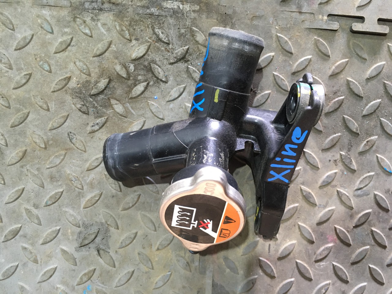 Горловина радиатора Kia Rio X-Line