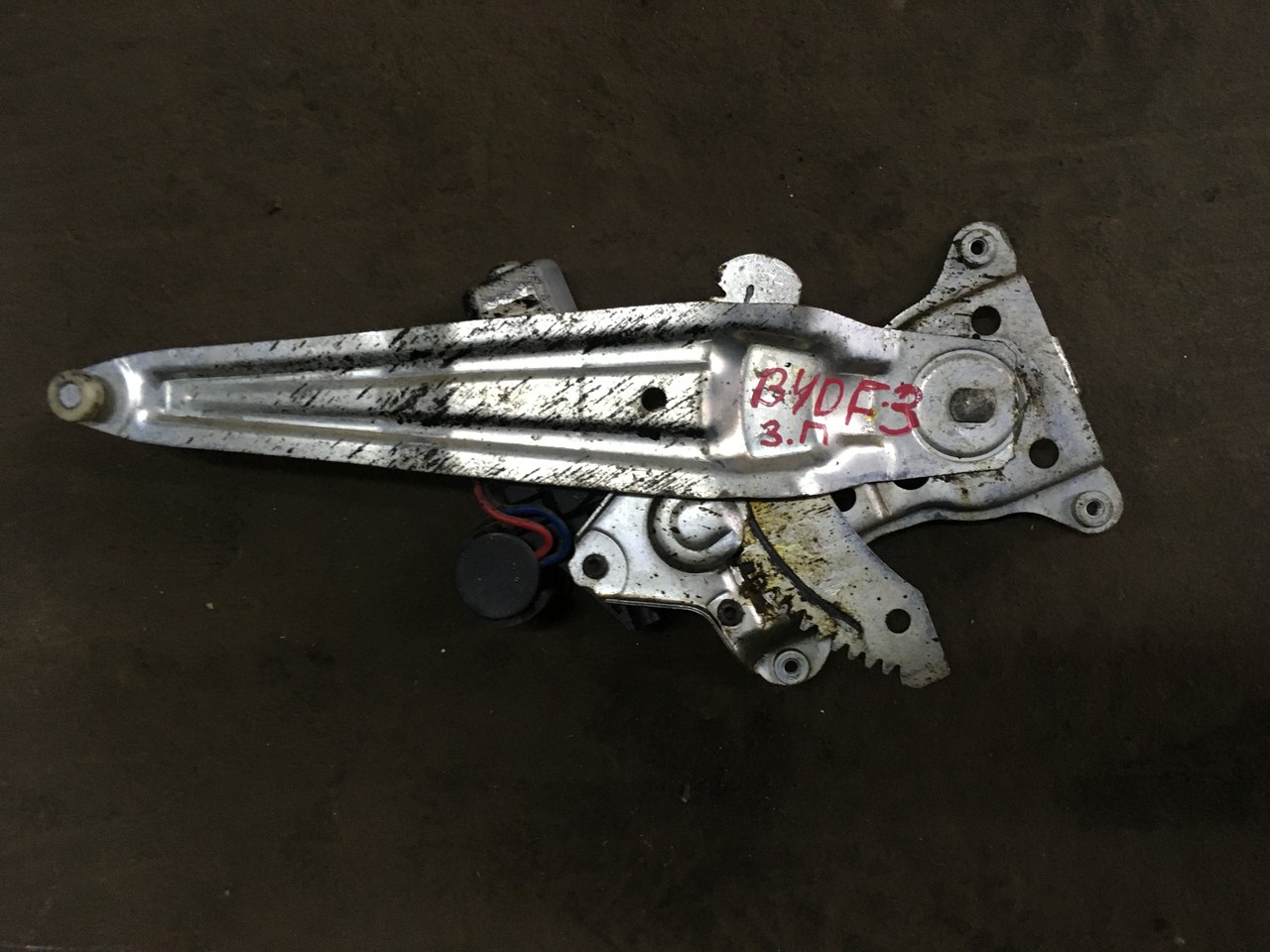 Стеклоподъемник электрический задний правый ! BYD F3 I