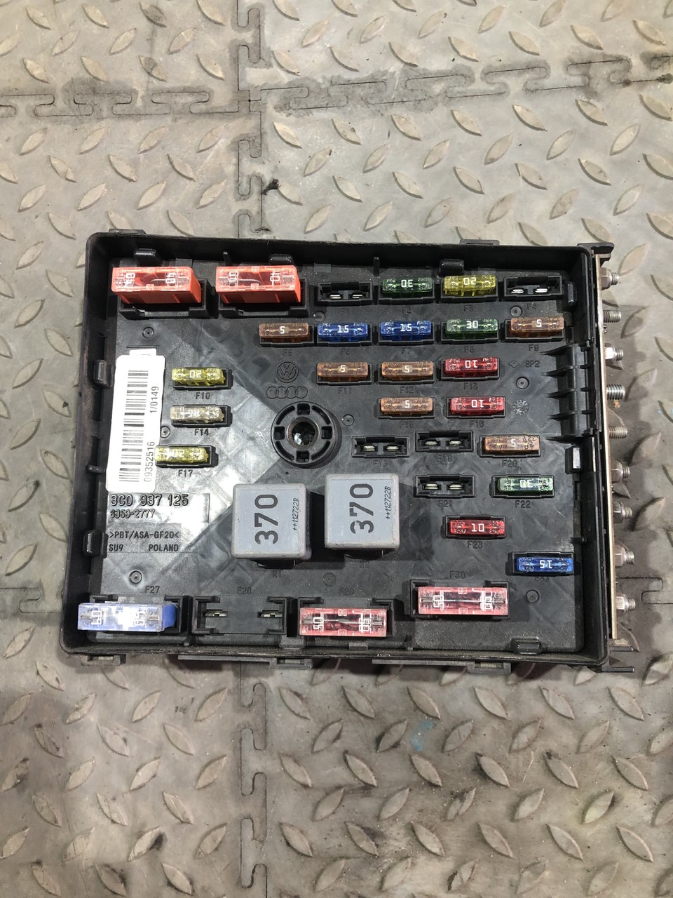 Блок предохранителей Volkswagen Passat CC