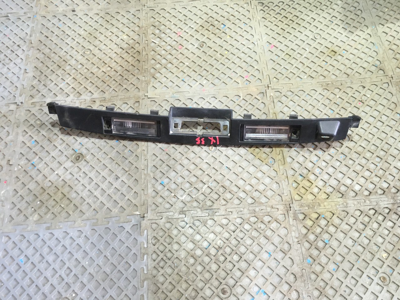 Накладка крышки багажника в сборе с подсветкой  номера Hyundai ix35