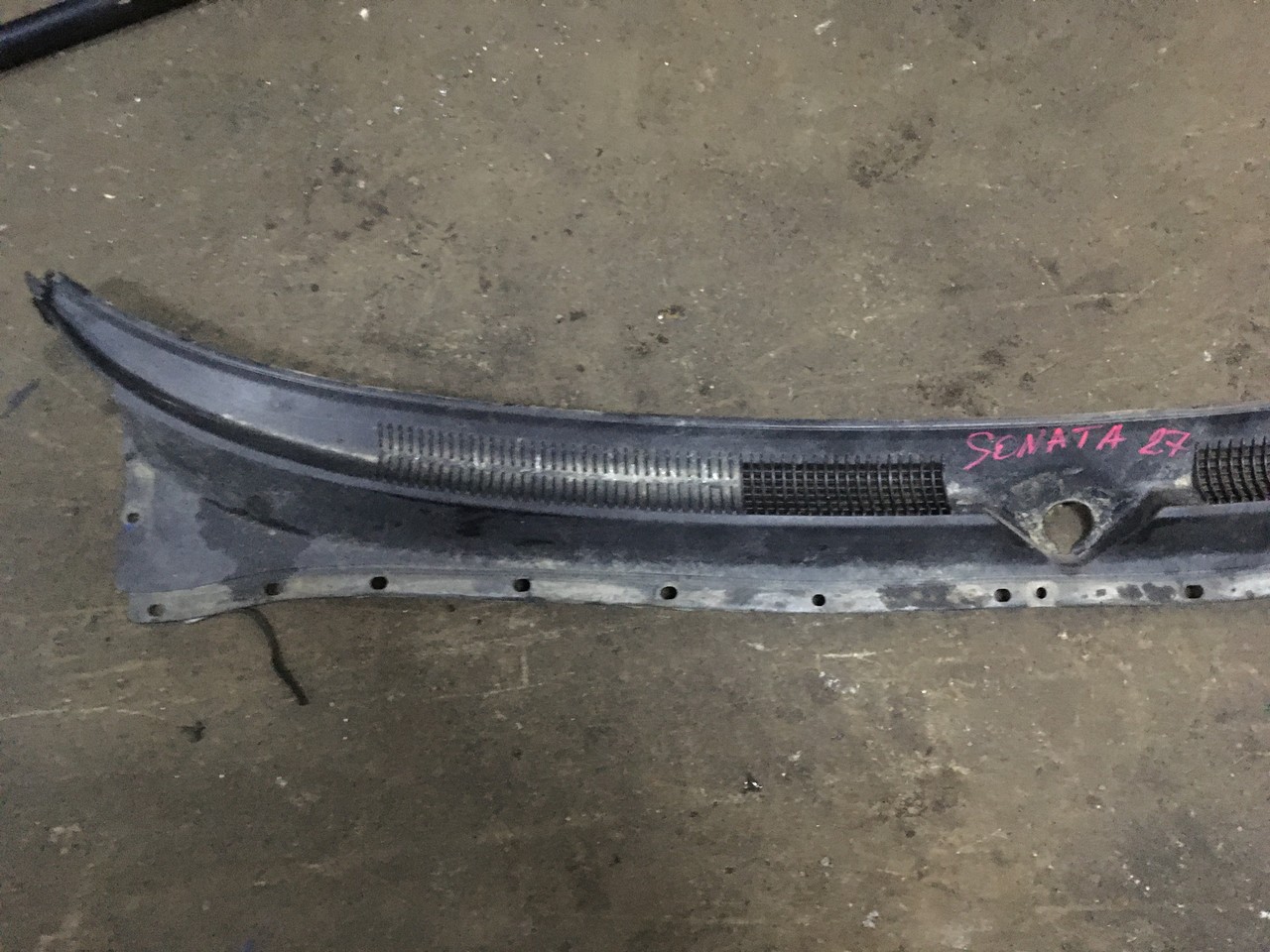 Решетка стеклоочистителя (планка под лобовое стекло) жабо Hyundai Sonata IV EF