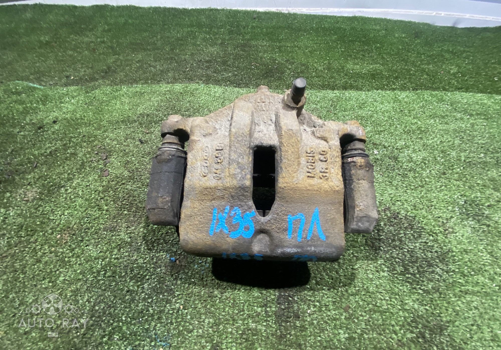 581802SA70 Суппорт передний левый для Kia Sportage