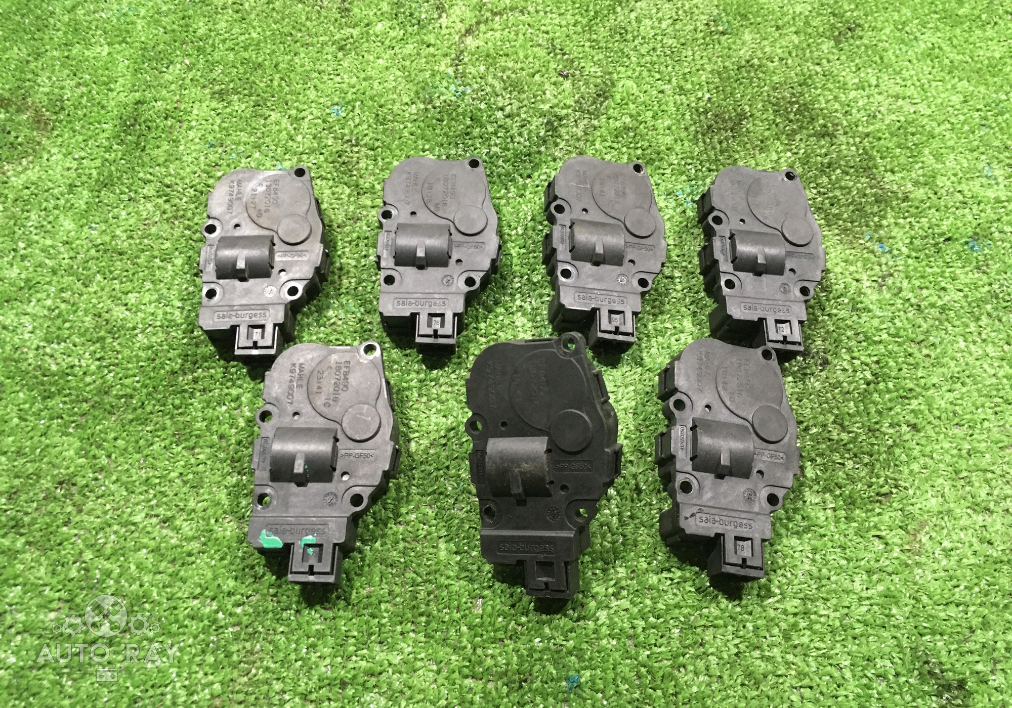 8K0820511C Моторчик привода заслонок отопителя для BMW