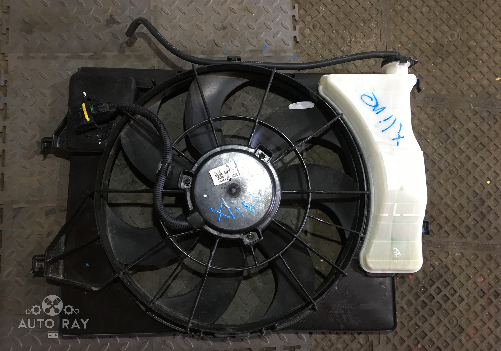25380H5050 Вентилятор радиатора в сборе с диффузором для Kia Rio X-Line (с 2017)