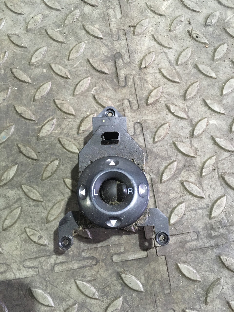 Переключатель регулировки зеркал Hyundai Santa Fe II