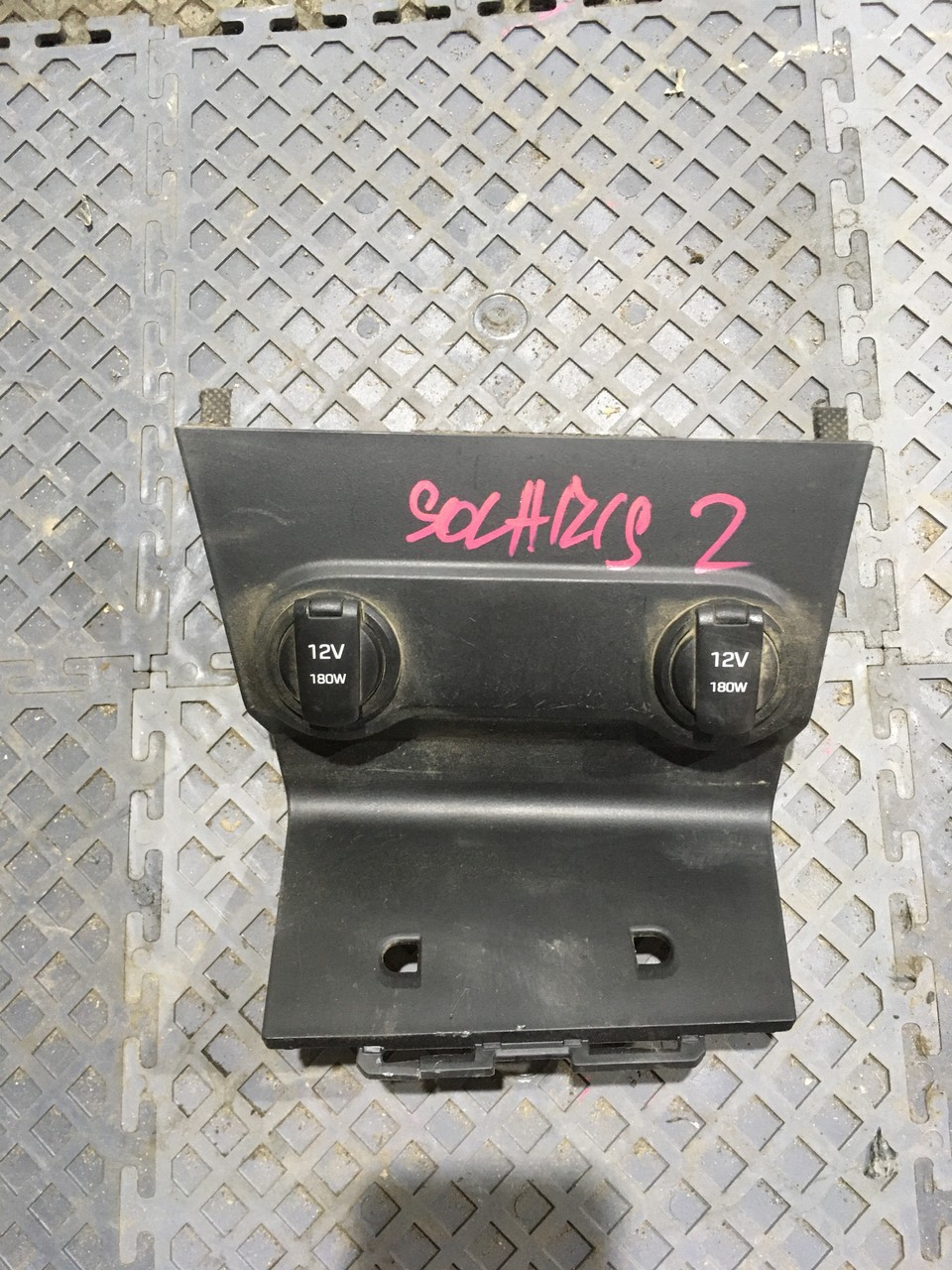 Разъем / Розетка / прикуриватель Hyundai Solaris II