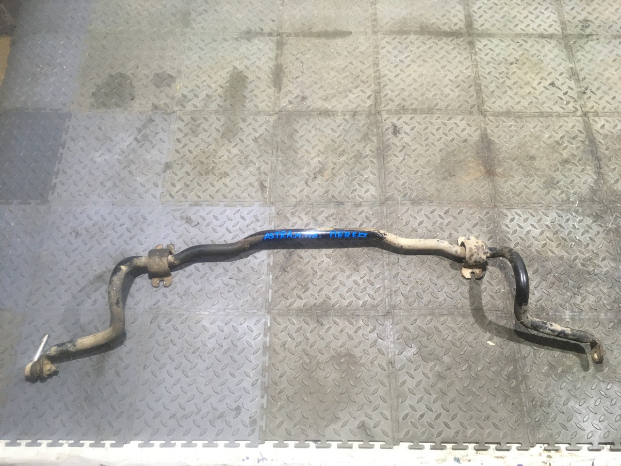 Стабилизатор передний Opel Astra H