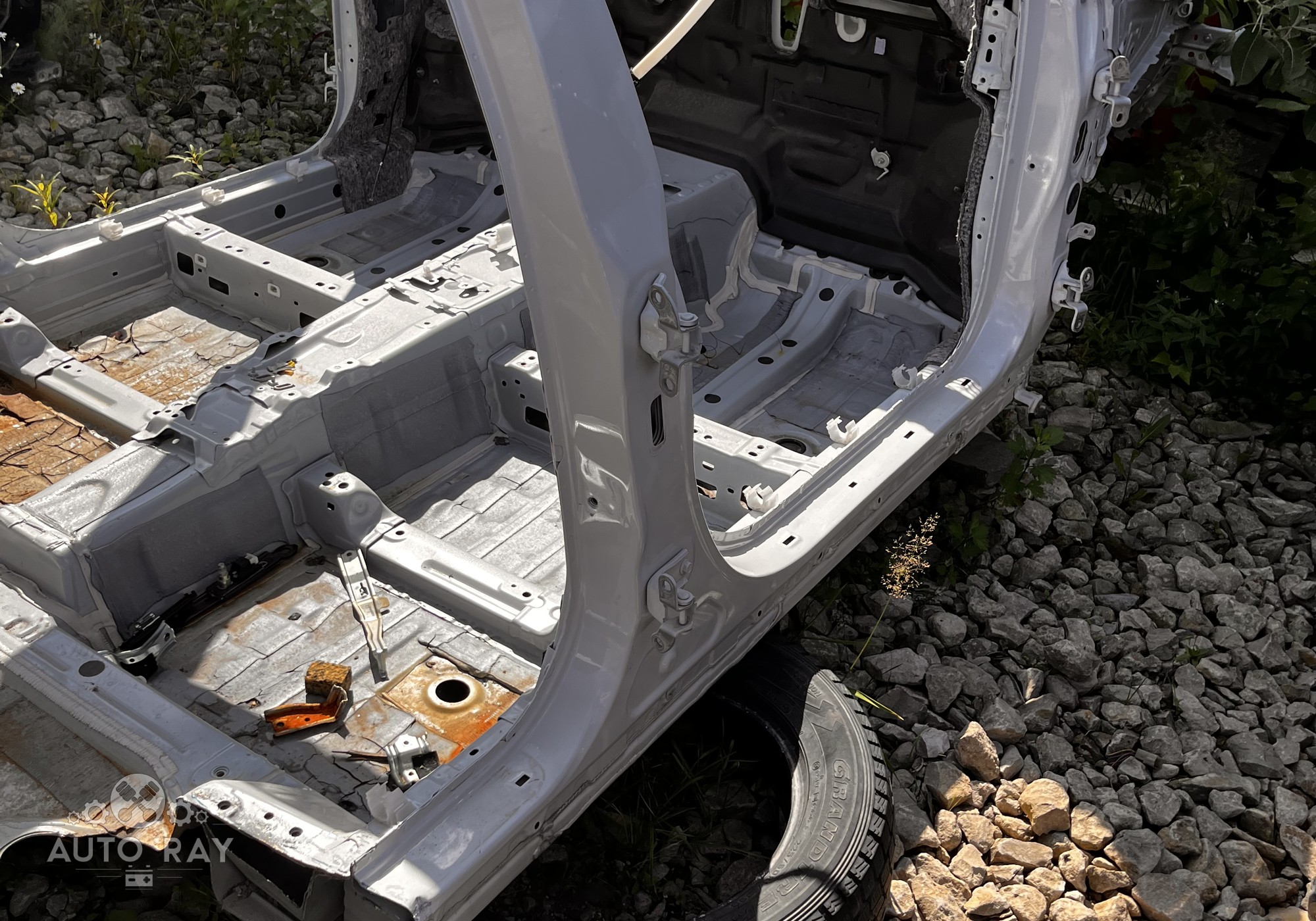 6131106140 Порог со стойкой правый для Toyota Camry XV70 (с 2017)