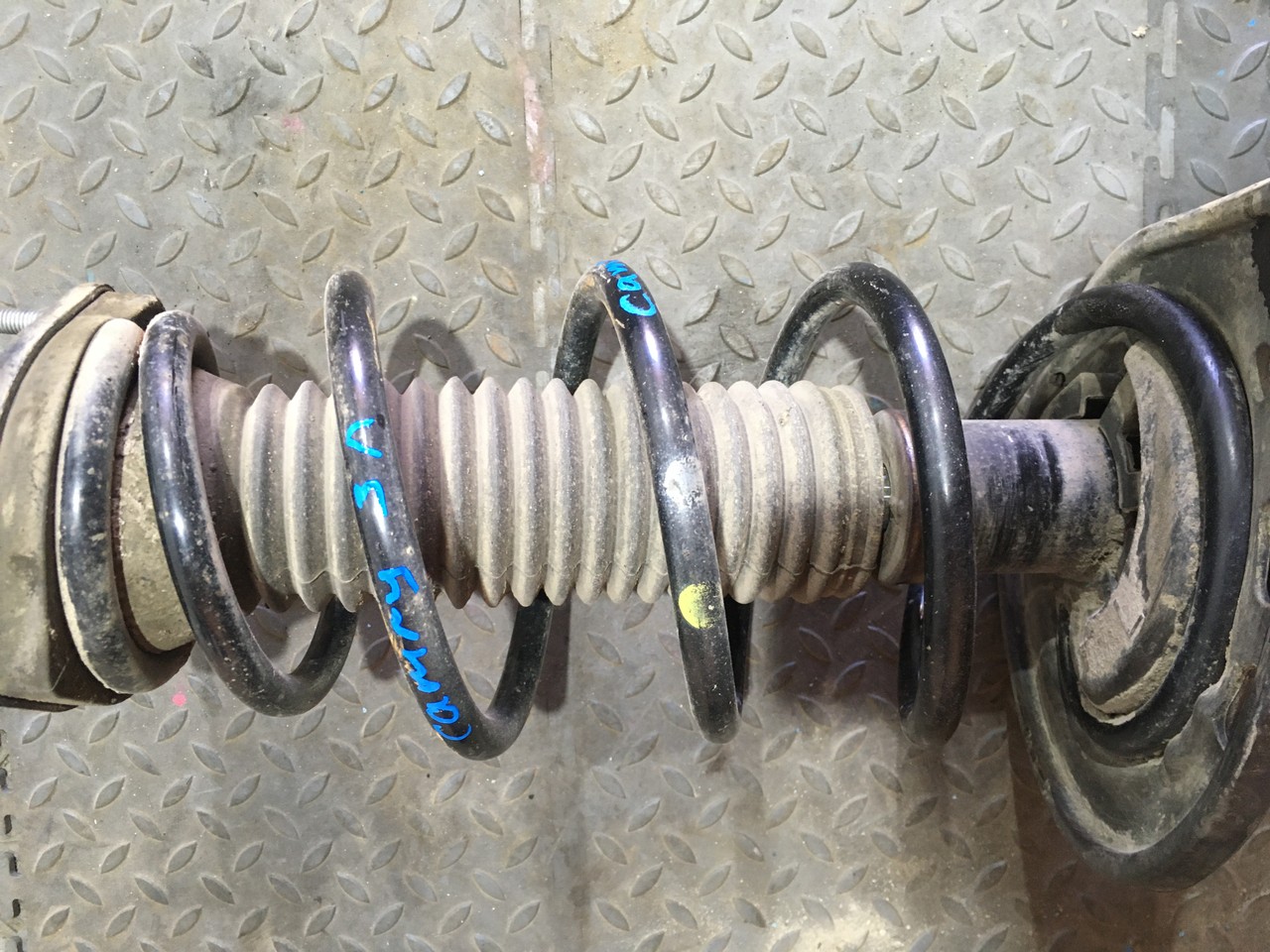 Пружина подвески задняя Toyota Camry XV50