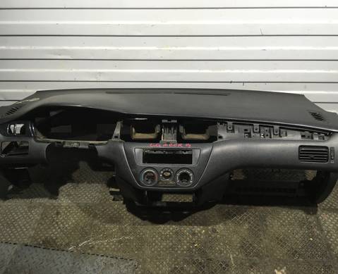 MR633898 Передняя панель салона / торпедо / с подушкой безопасности для Mitsubishi Lancer IX (с 2000 по 2010)