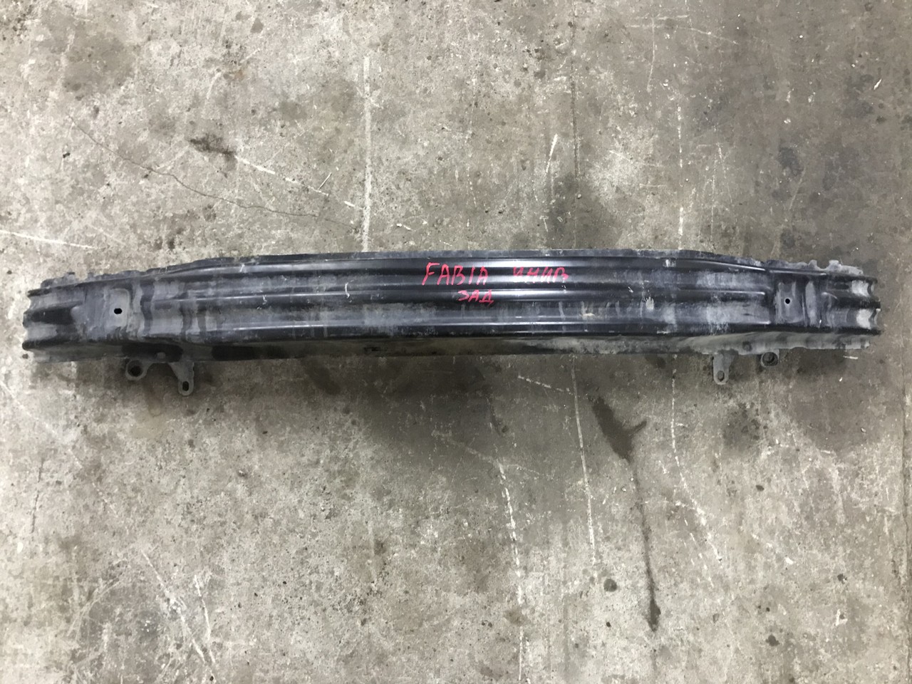 Усилитель заднего бампера Skoda Fabia I