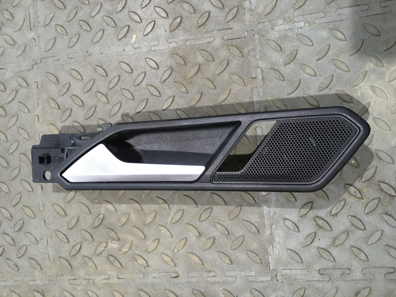 Ручка двери внутренняя передняя левая Volkswagen Tiguan II