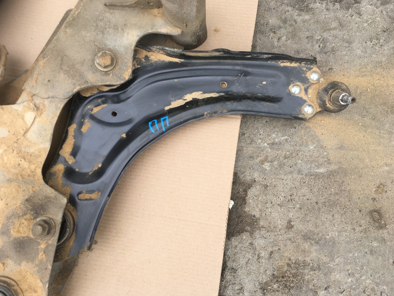 Рычаг передний правый Renault Scenic III