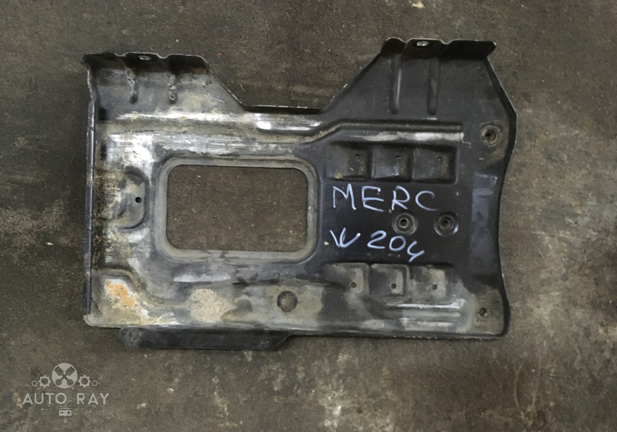 Крепление аккумулятора площадка для Mercedes-Benz C-class W204 (с 2007 по 2015)