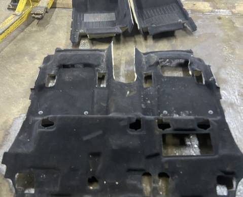 A1666800140 Покрытие напольное (ковролин) для Mercedes-Benz M-class W166 (с 2011 по 2015)