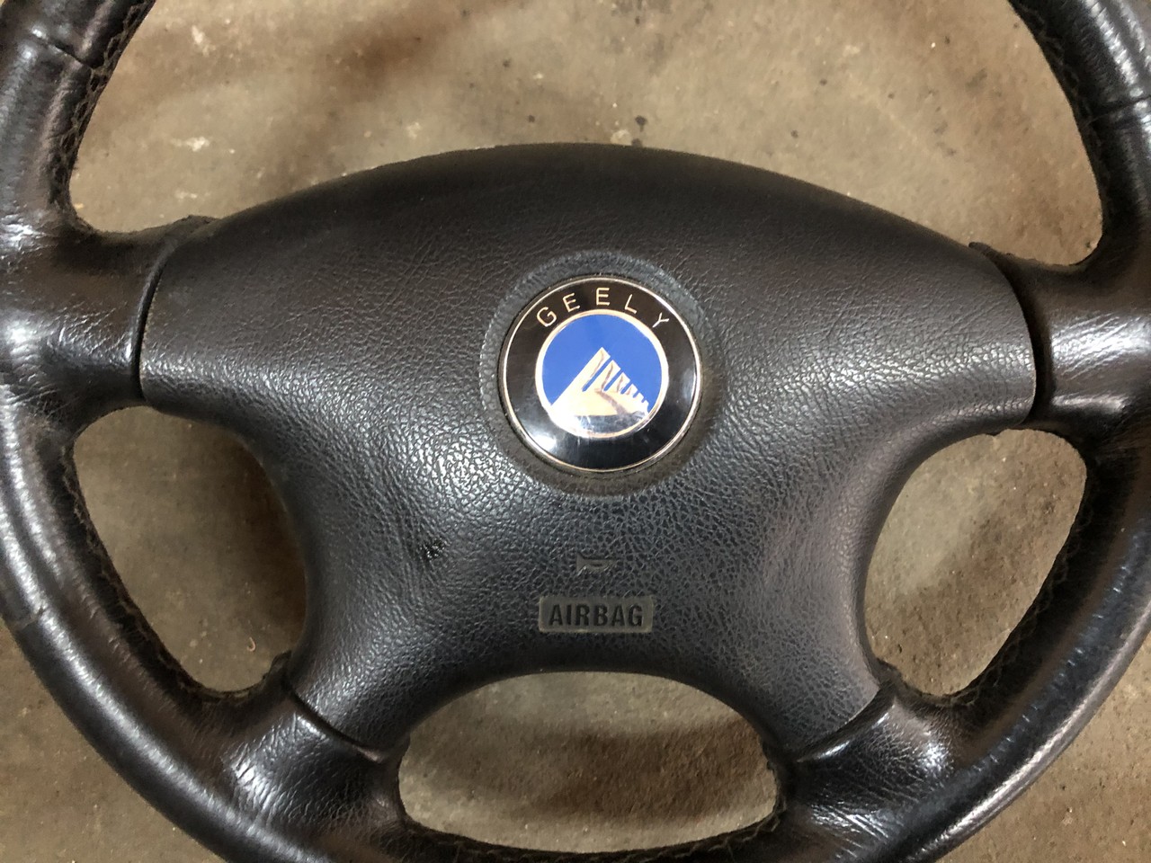 Подушка безопасности водителя Geely MK