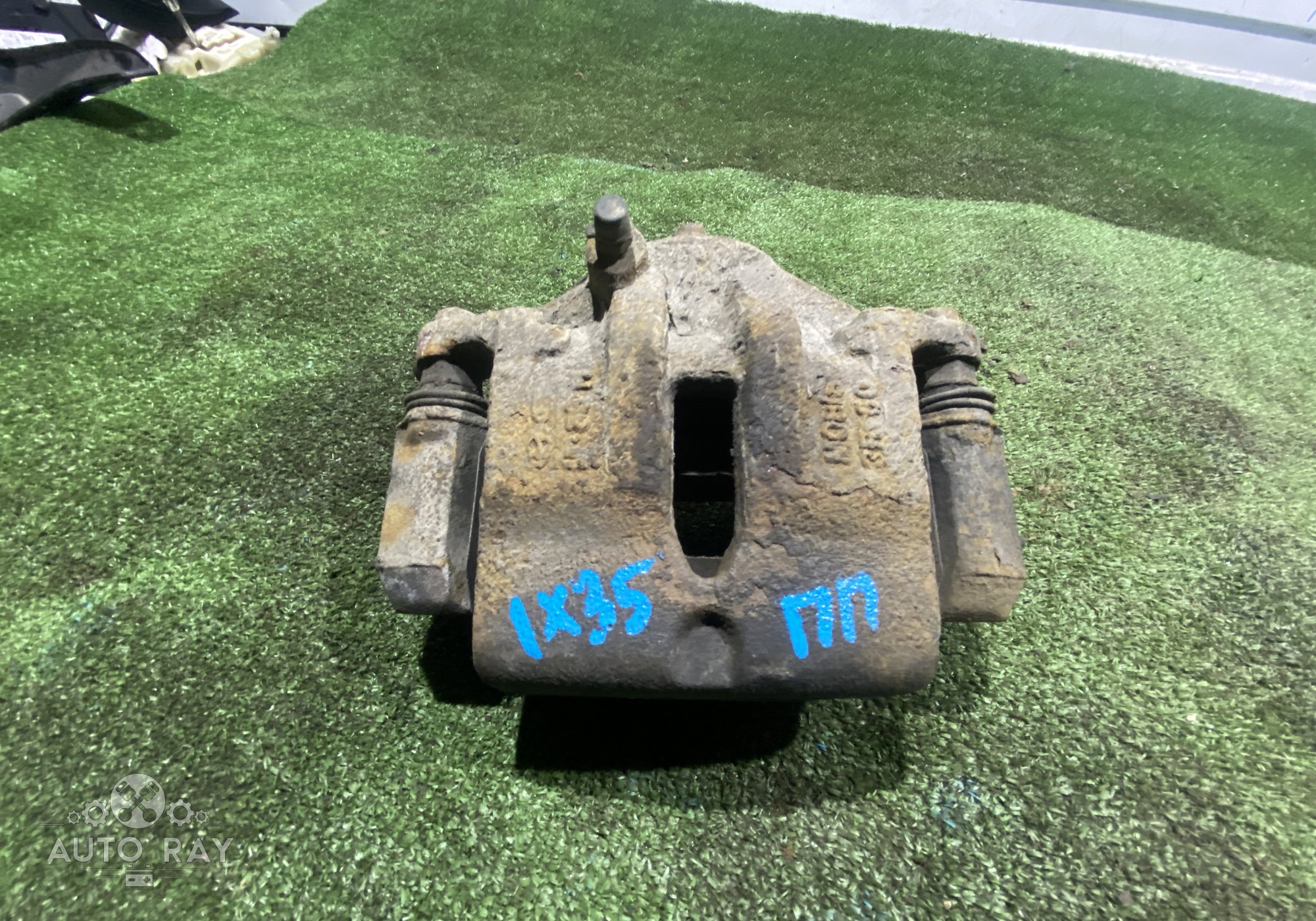 581302S500 Суппорт передний правый для Hyundai ix35 (с 2010 по 2015)