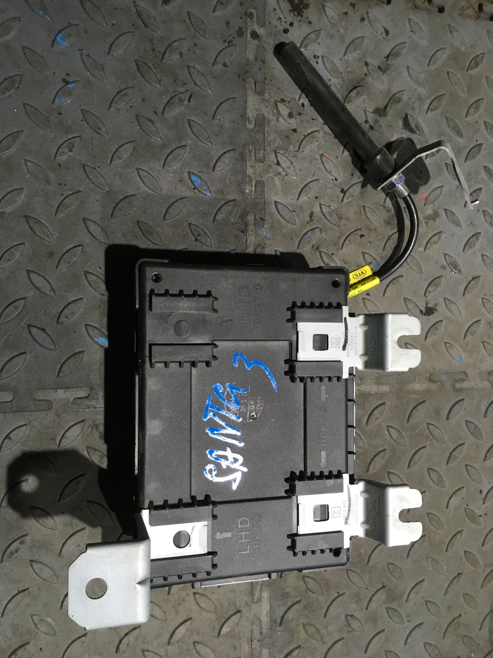 Блок комфорта / Блок бортовой сети (блок управления BCM) Hyundai Santa Fe III