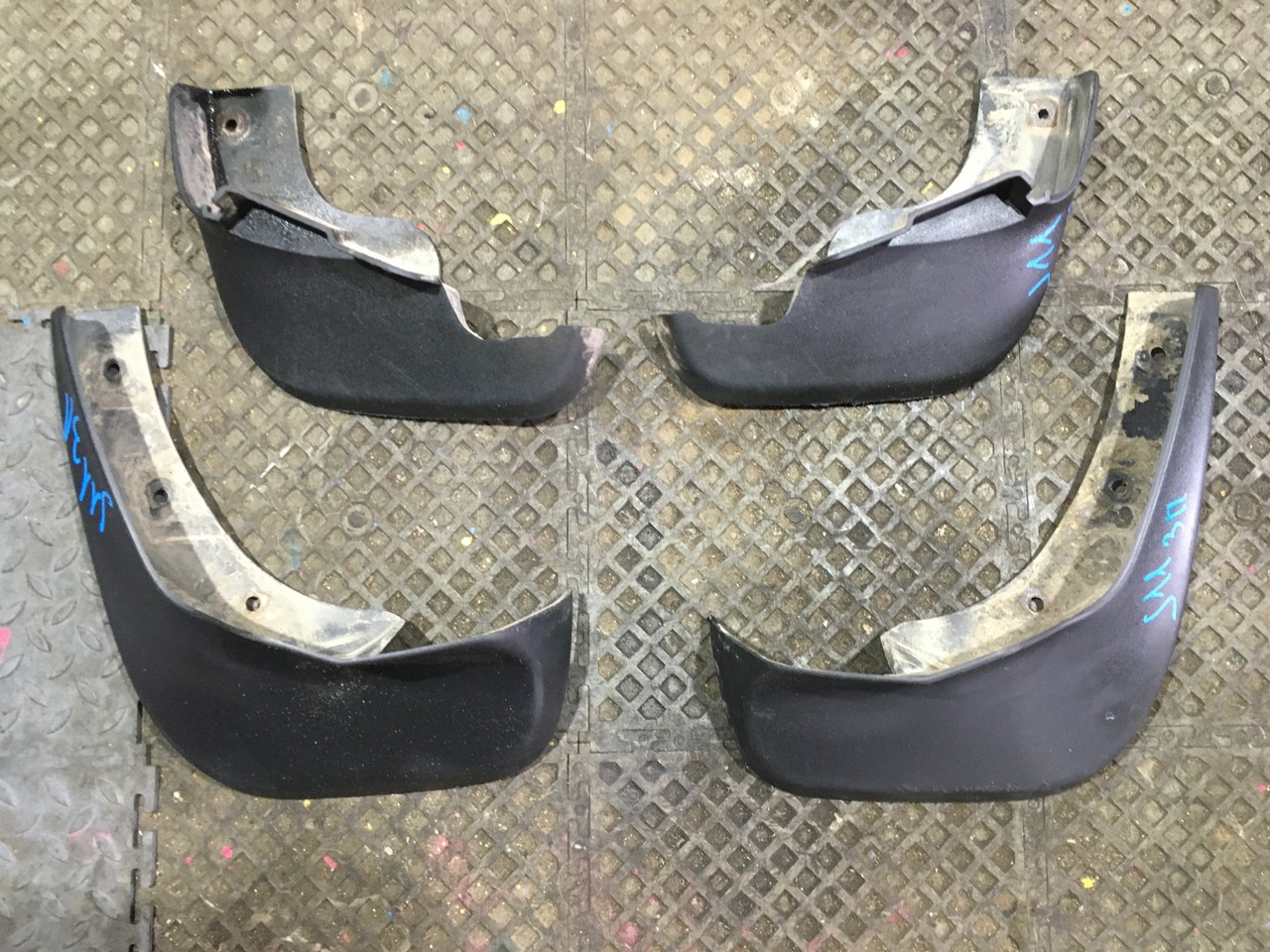 Брызговик задний правый / левый \ ПЕРЕДНИХ НЕТ Nissan Qashqai J11