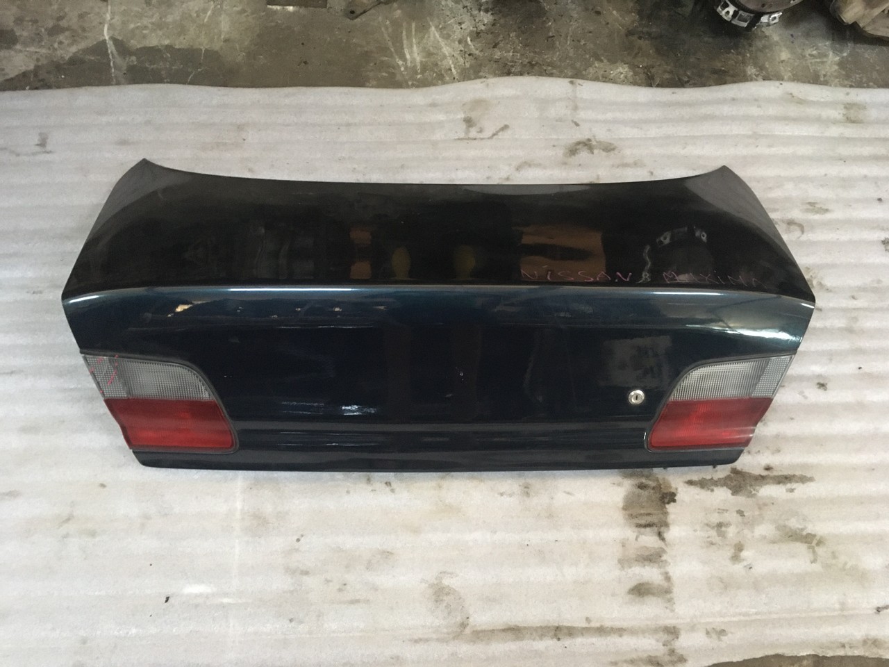 Крышка багажника Nissan Maxima A32