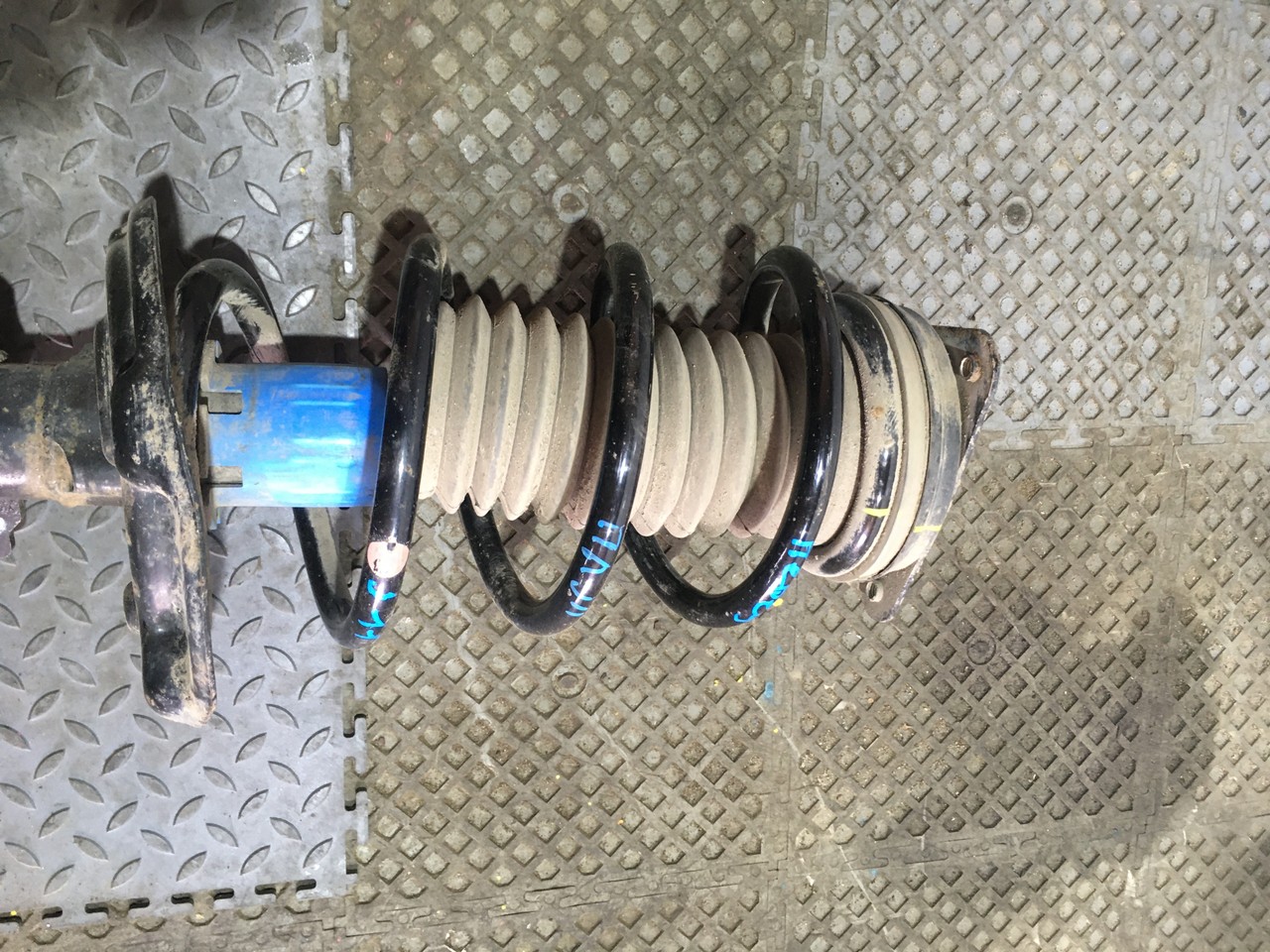 Пружина подвески передняя Nissan Qashqai J11