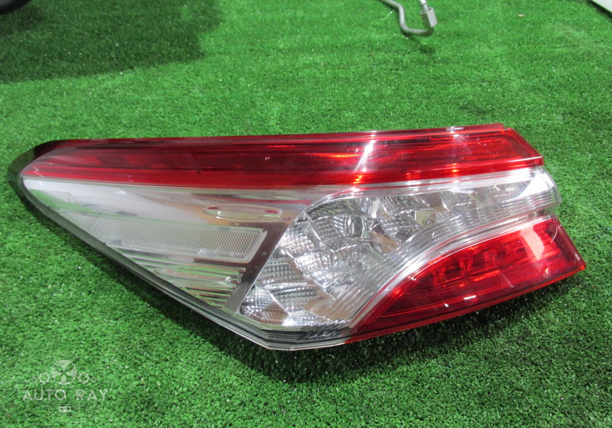 8156033690 Фонарь задний левый наружный для Toyota Camry XV70 (с 2017)