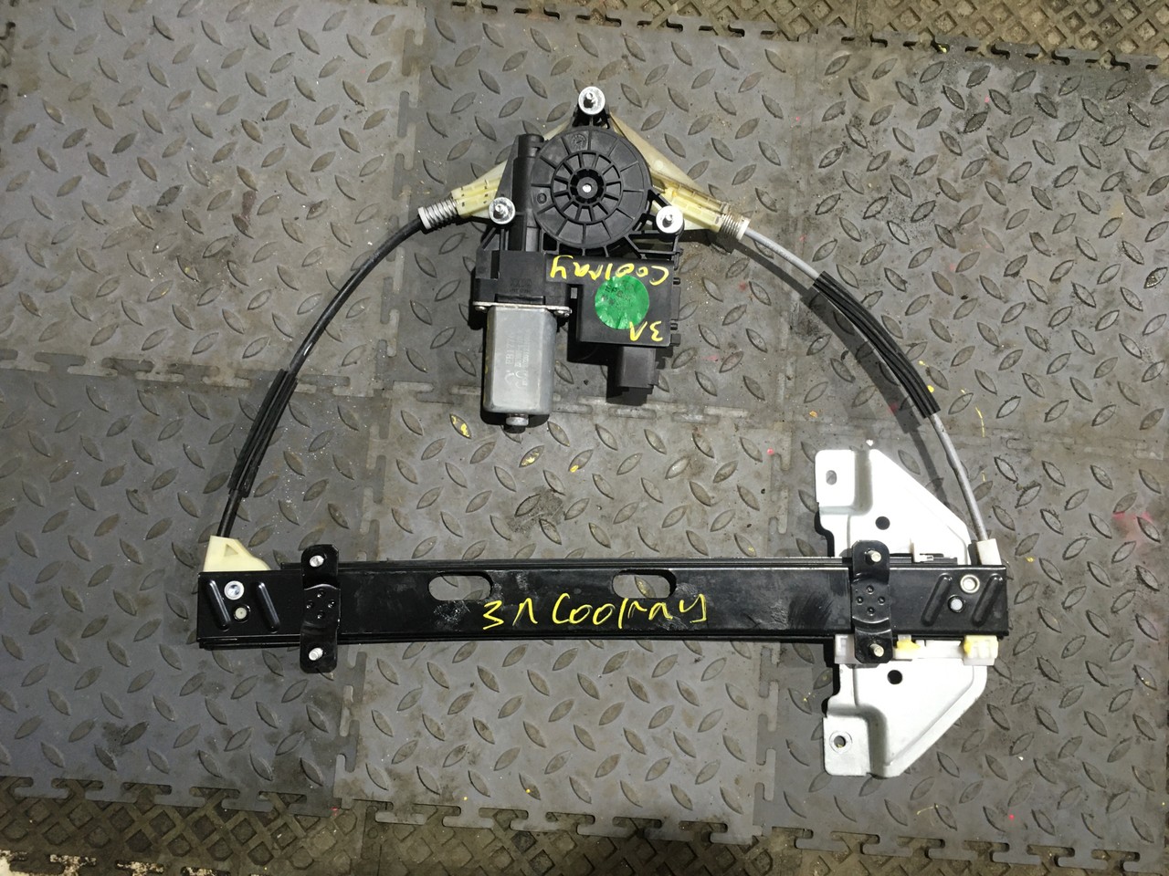 Стеклоподъемник электрический задний левый Geely Coolray