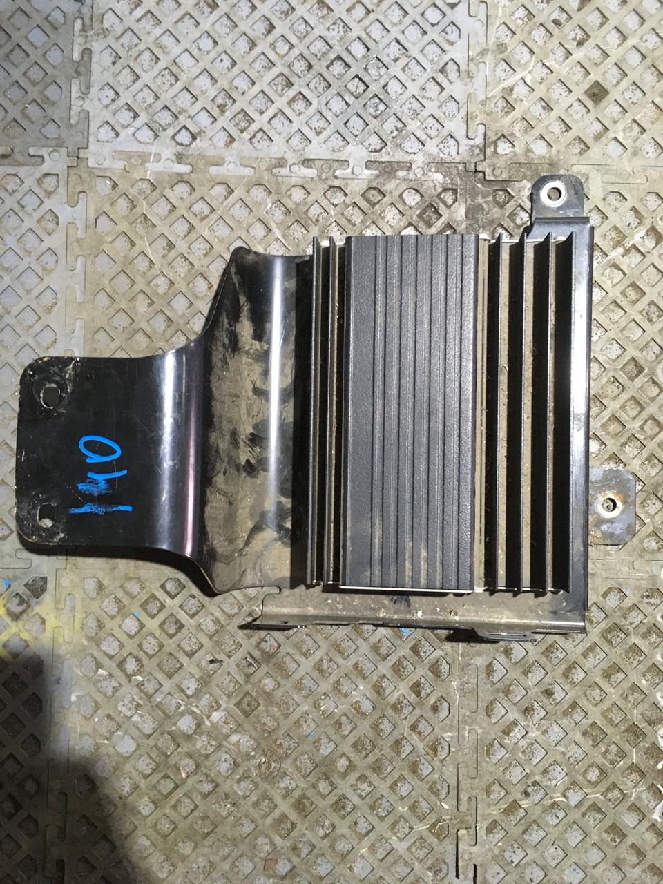 Усилитель акустической системы Hyundai i40