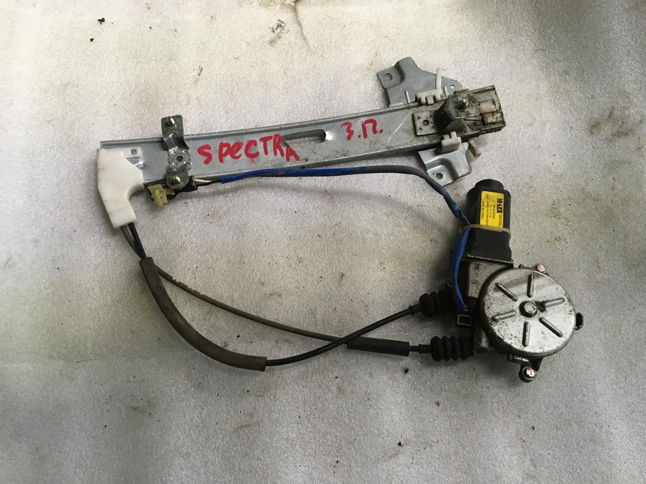 Стеклоподъемник электрический задний правый Kia Spectra II