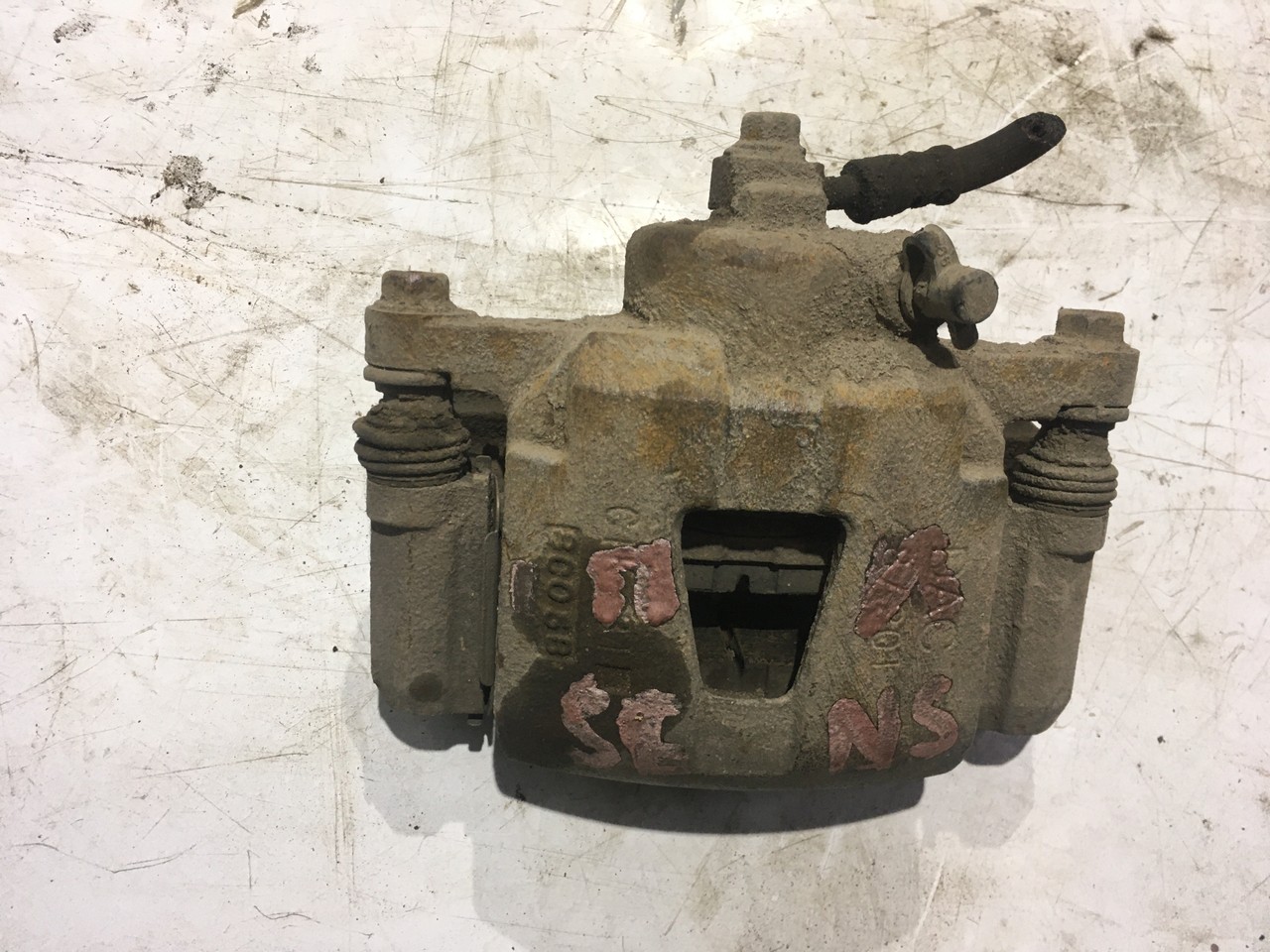 Суппорт передняя левая ZAZ Sens