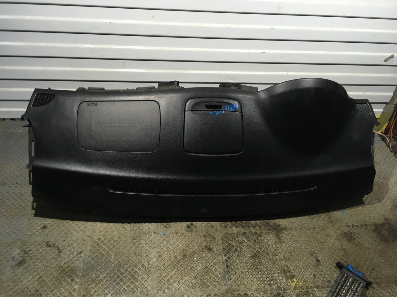 Передняя панель салона / Торпедо с подушкой безопасности SsangYong Actyon I