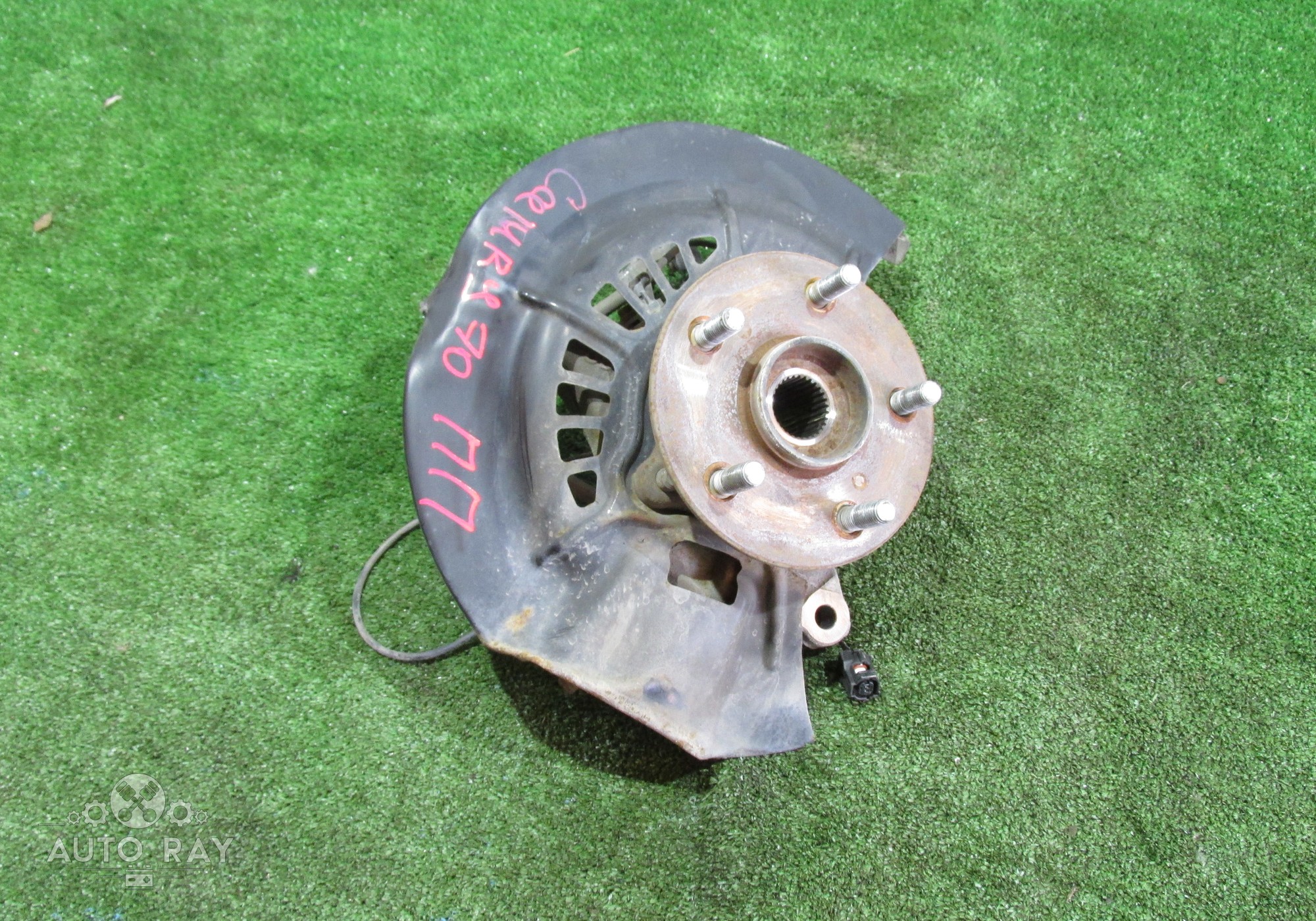 4321133130 Кулак передний правый в сборе со ступицей для Toyota Camry XV70 (с 2017)