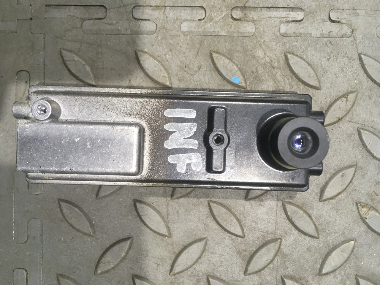 Камера на лобовое стекло Infiniti QX56 II