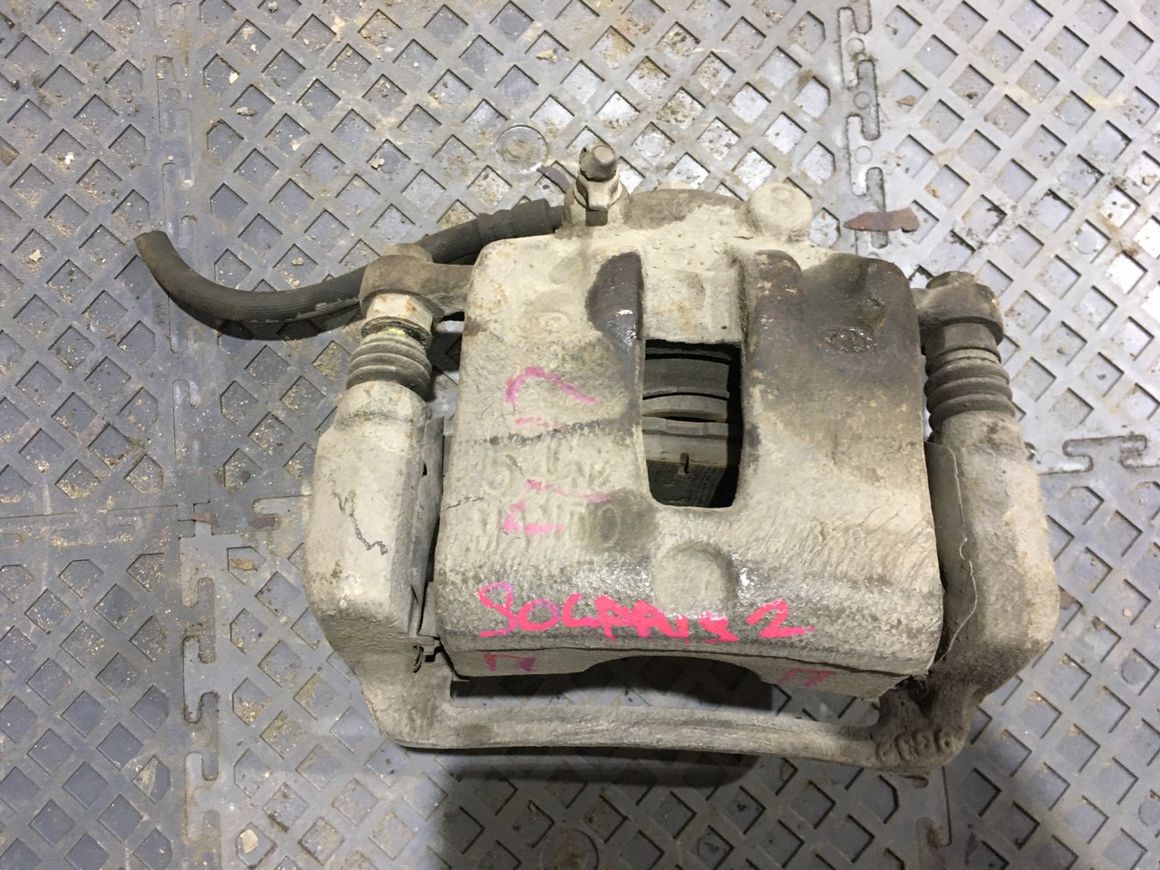 Суппорт передний правый Kia Rio X-Line