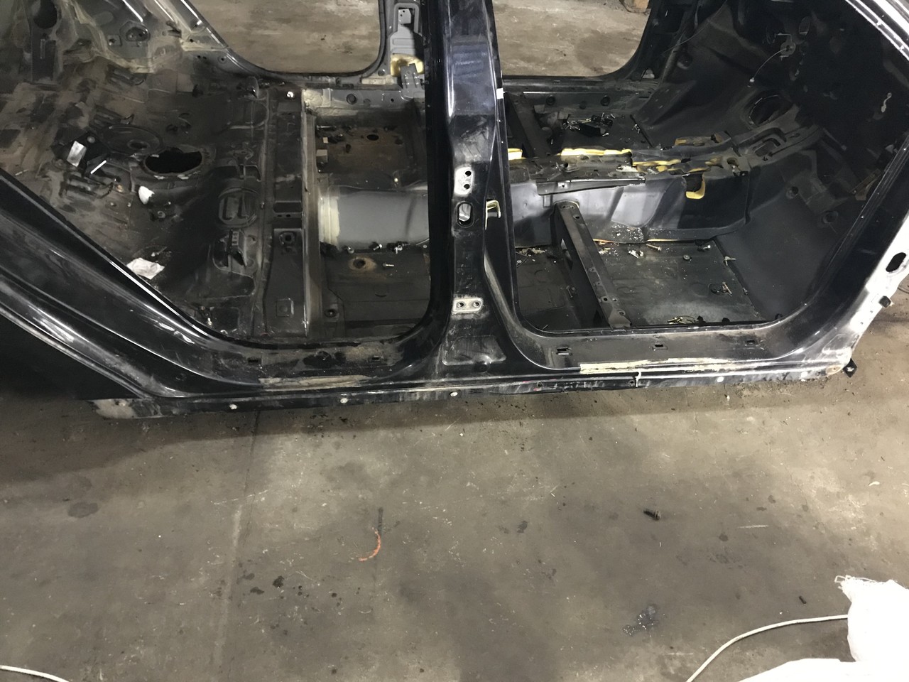 Порог со стойкой правый Geely Emgrand EC7