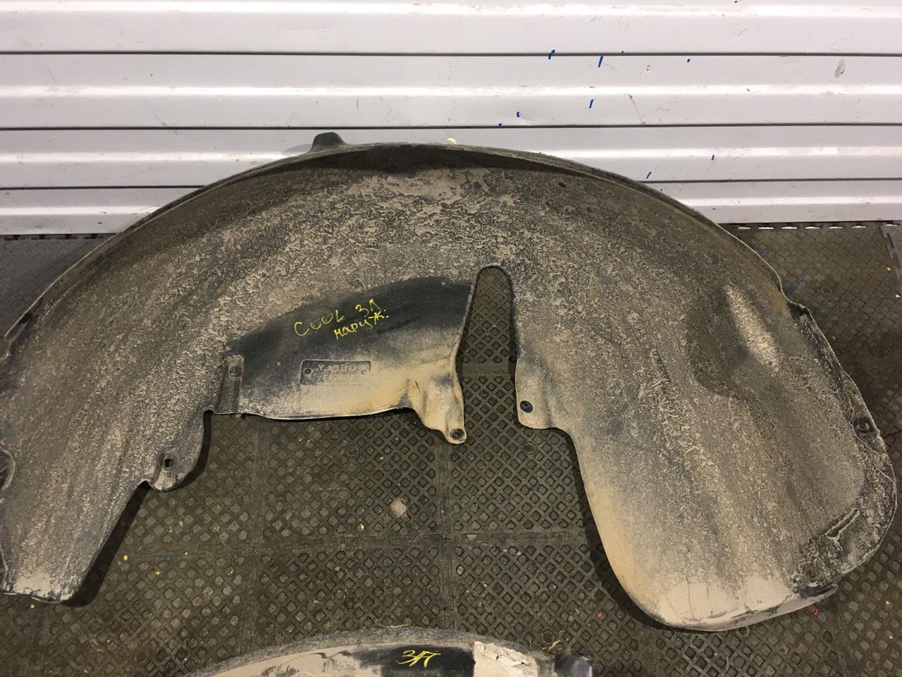 Локер задний левый / наружный Geely Coolray