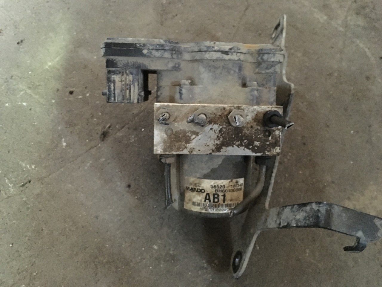 Блок ABS (насос) Kia Cerato II