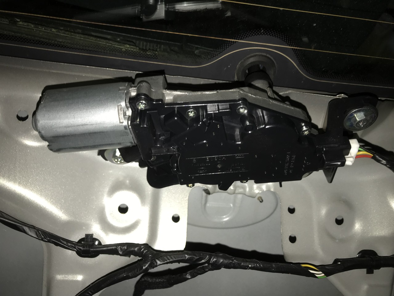 Моторчик стеклоочистителя задний Kia Ceed II