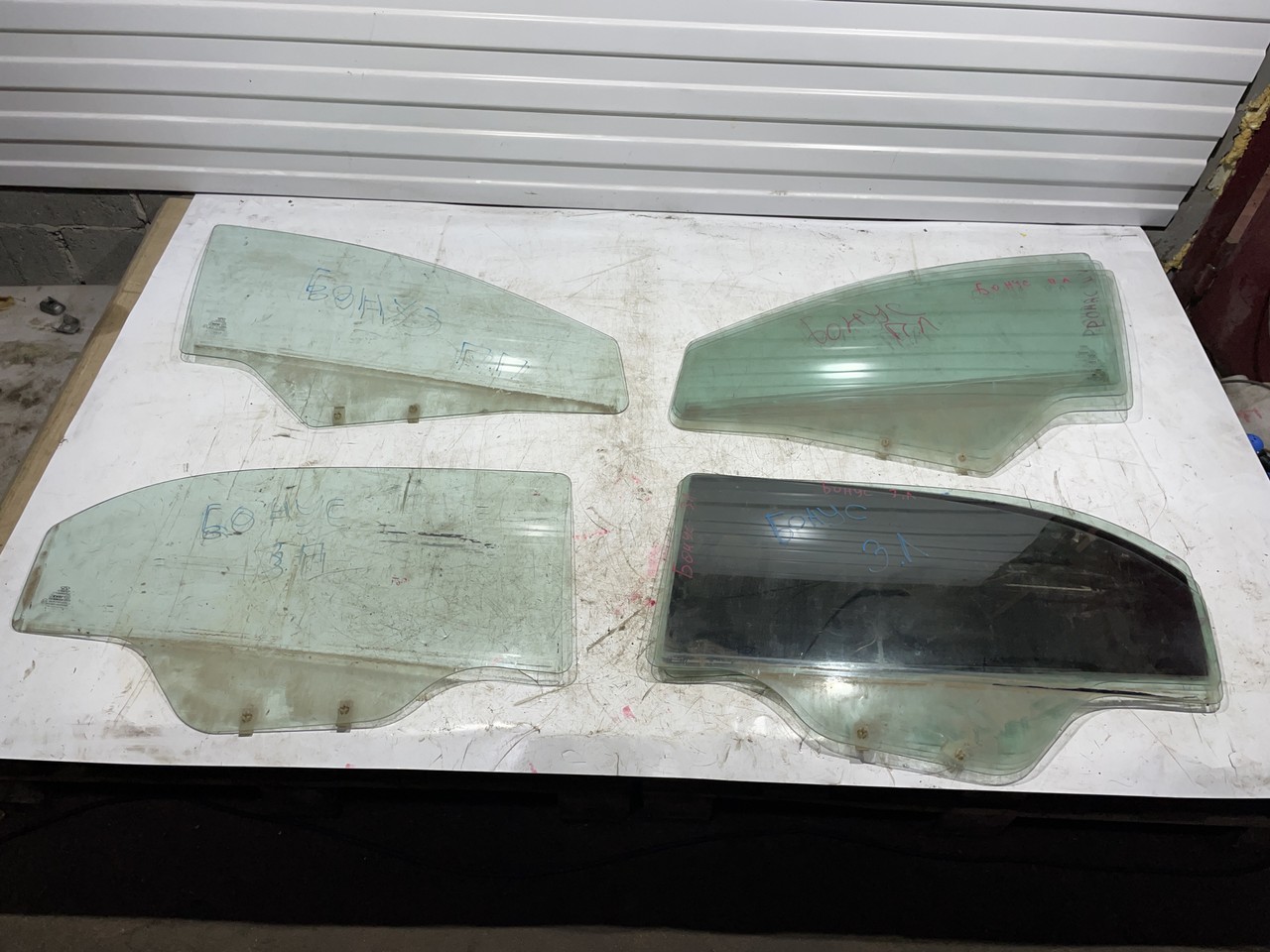 Стекло двери Chery Bonus