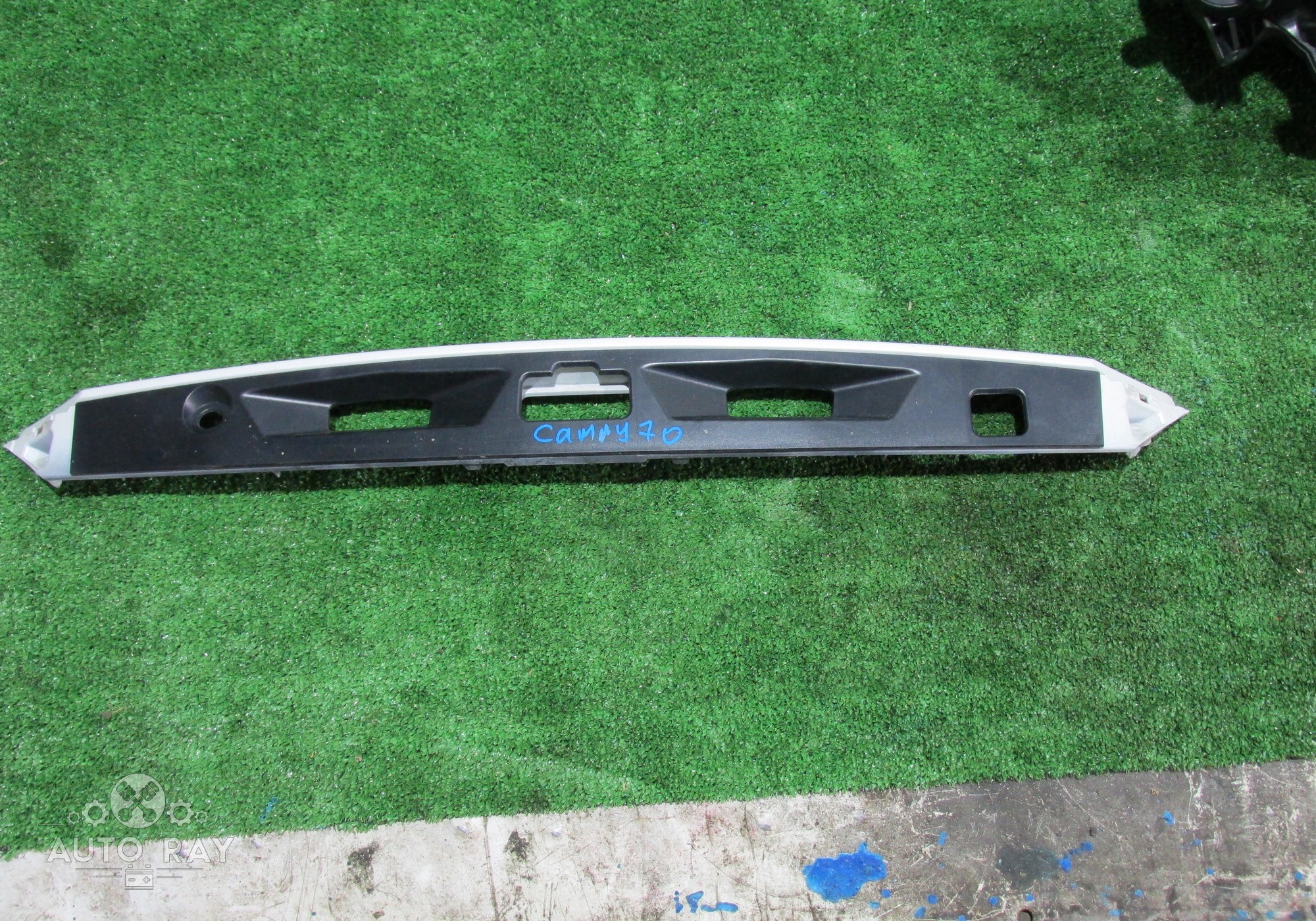 7680133660 Накладка крышки багажника для Toyota Camry XV70 (с 2017)