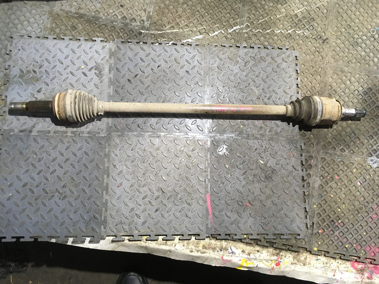 Полуось (привод) задний Toyota RAV4 CA40