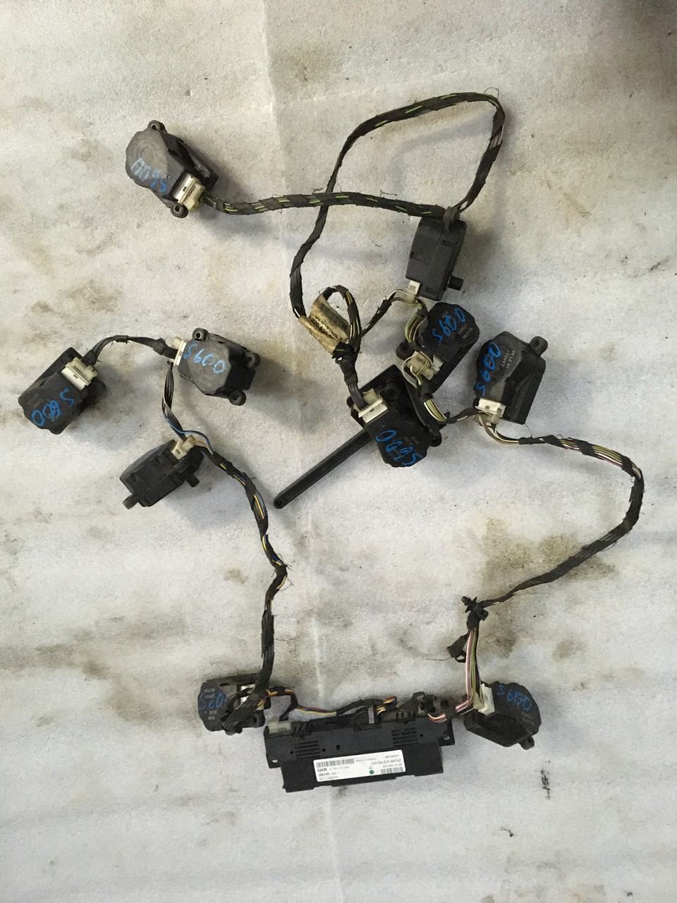 Моторчик привода заслонок отопителя Mercedes-Benz S-class W220