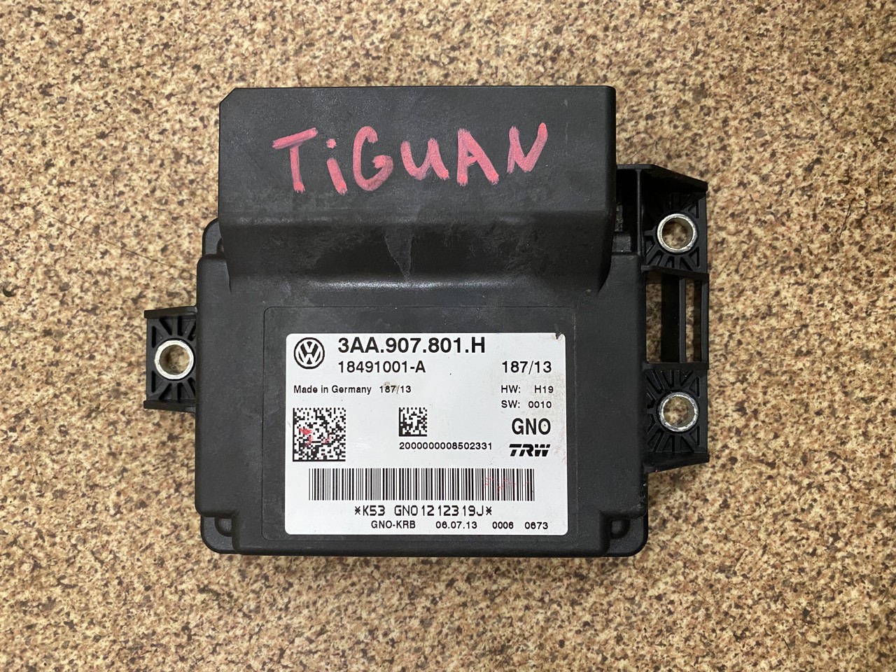 Блок управления парковочным тормозом Volkswagen Tiguan I