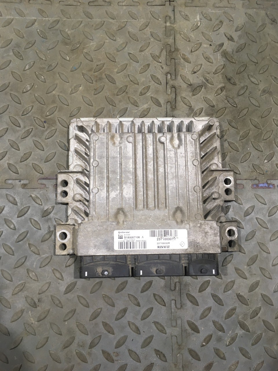 Блок управления двигателем Renault Megane III